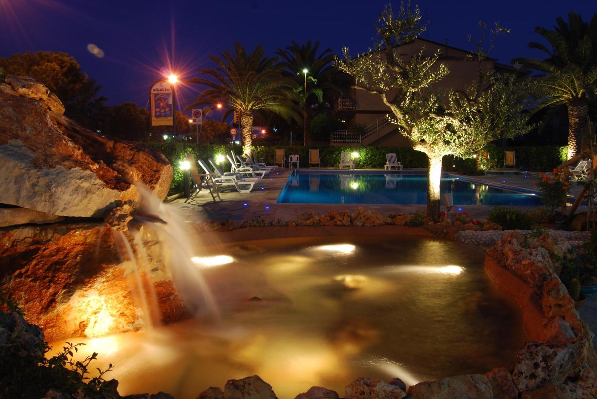 Hotel Costa Verde Tortoreto Exterior photo